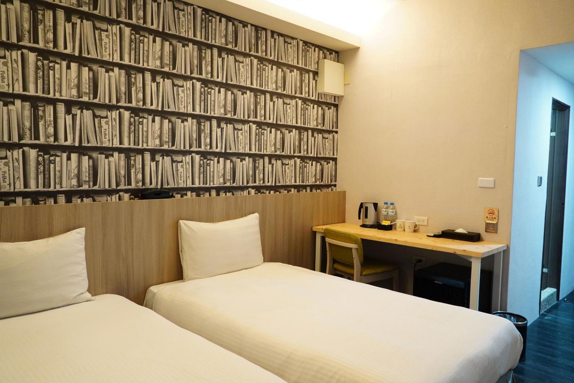 Talmud Hotel Gongyuan Тайчжун Номер фото