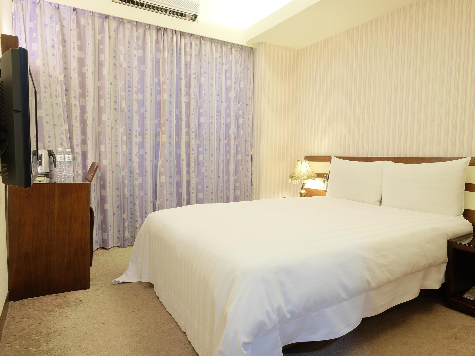 Talmud Hotel Gongyuan Тайчжун Экстерьер фото