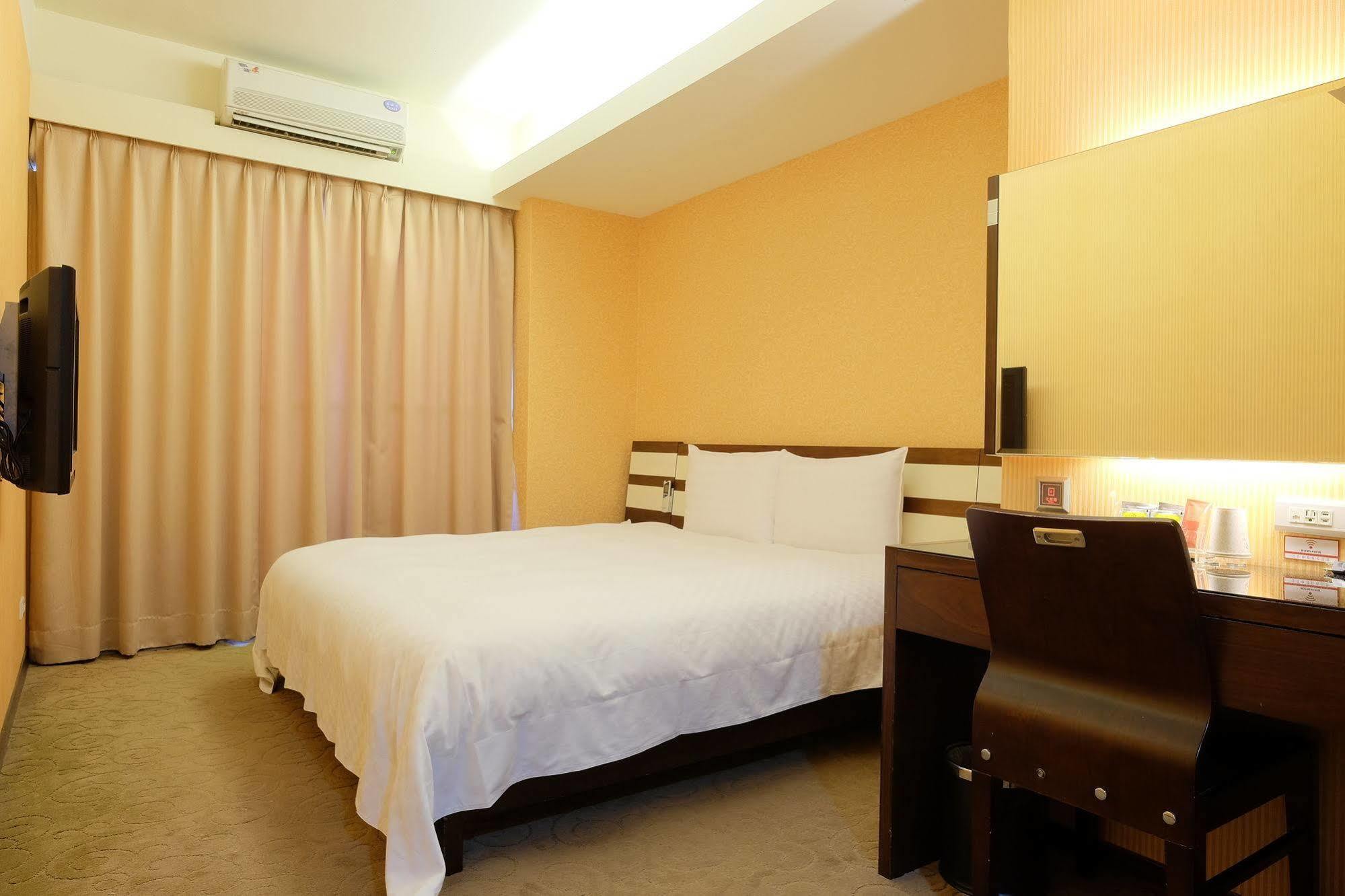 Talmud Hotel Gongyuan Тайчжун Экстерьер фото