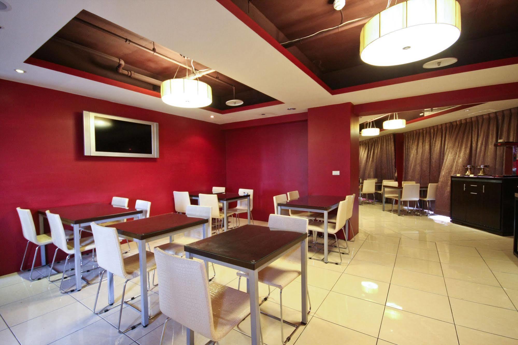 Talmud Hotel Gongyuan Тайчжун Экстерьер фото